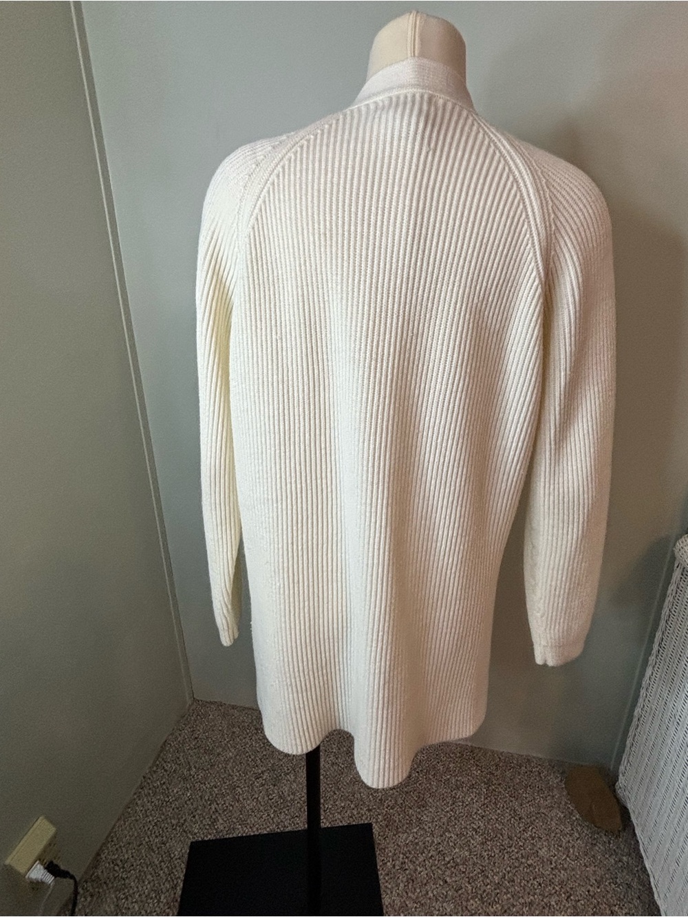 Classic Cream Ribbed Button-Front Cardigan Sweater‎ - Picture 4 of 8